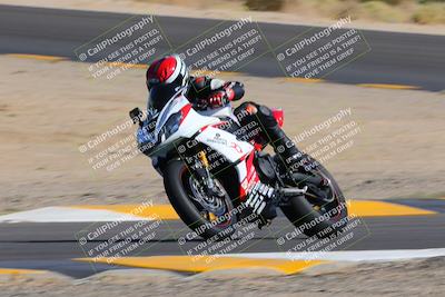 media/Oct-08-2022-SoCal Trackdays (Sat) [[1fc3beec89]]/Turn 10 (945am)/